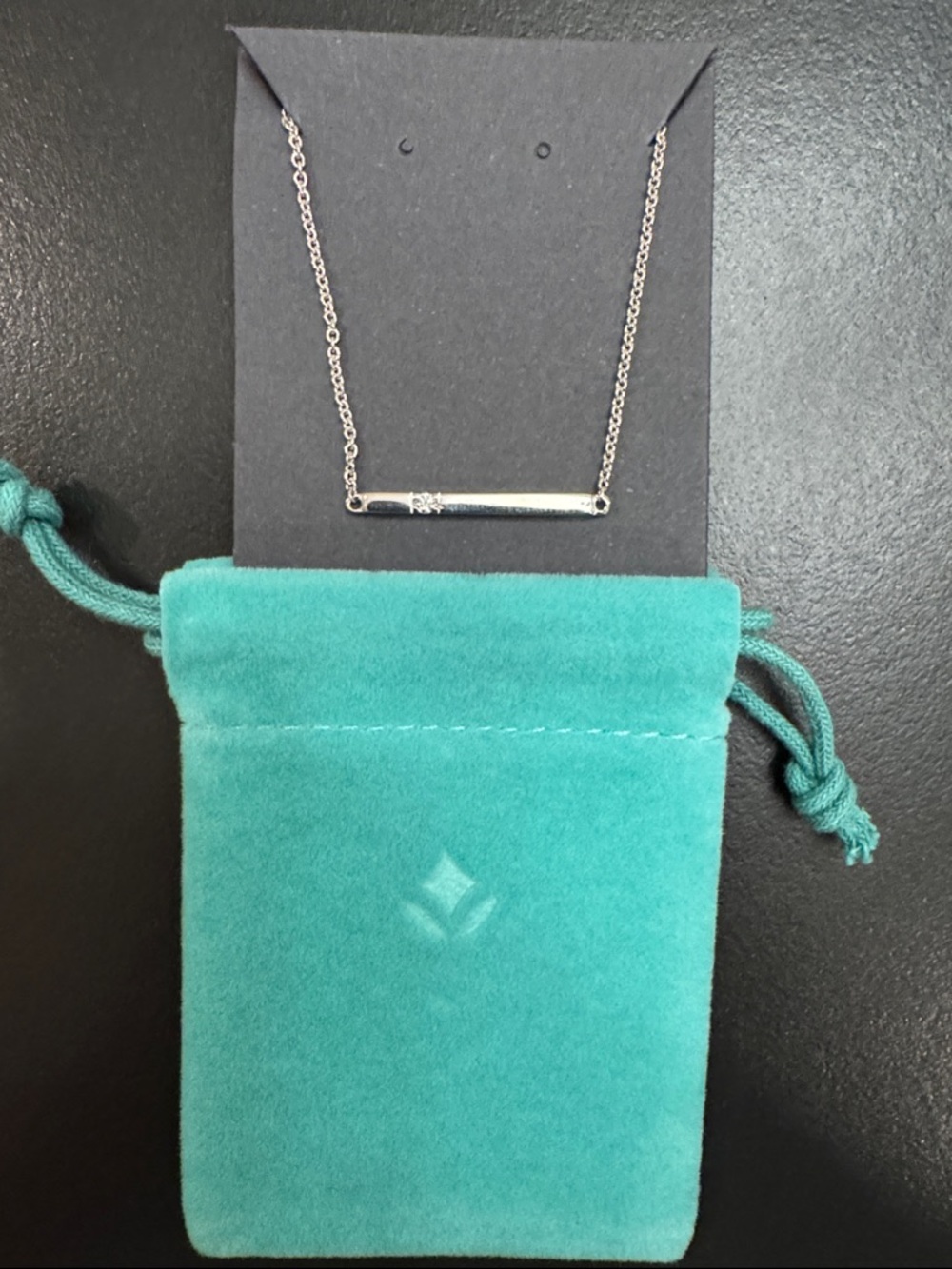 925 Silver lab diomand bar Pendant Necklace, brand new, never worn